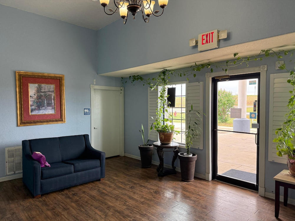 Hotel O Bien Venido Pearsall I-35 10/17