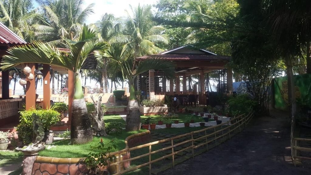 The Red Palm Resort 6/26