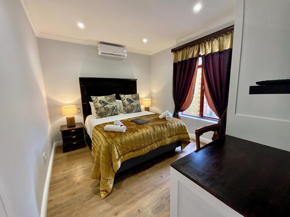 Room, Double Bed 3/7