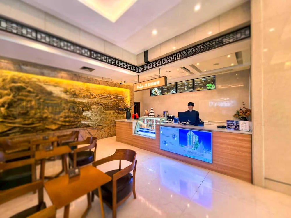 Communication International Hotel 3/34