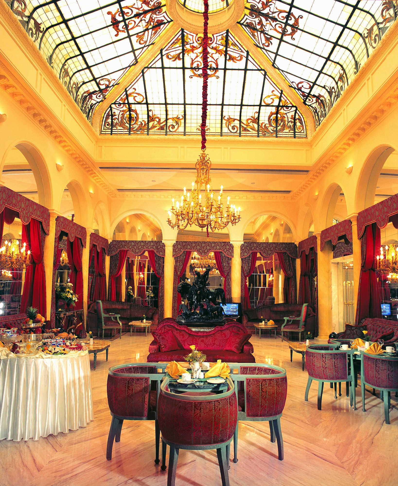 restaurant cafeteria