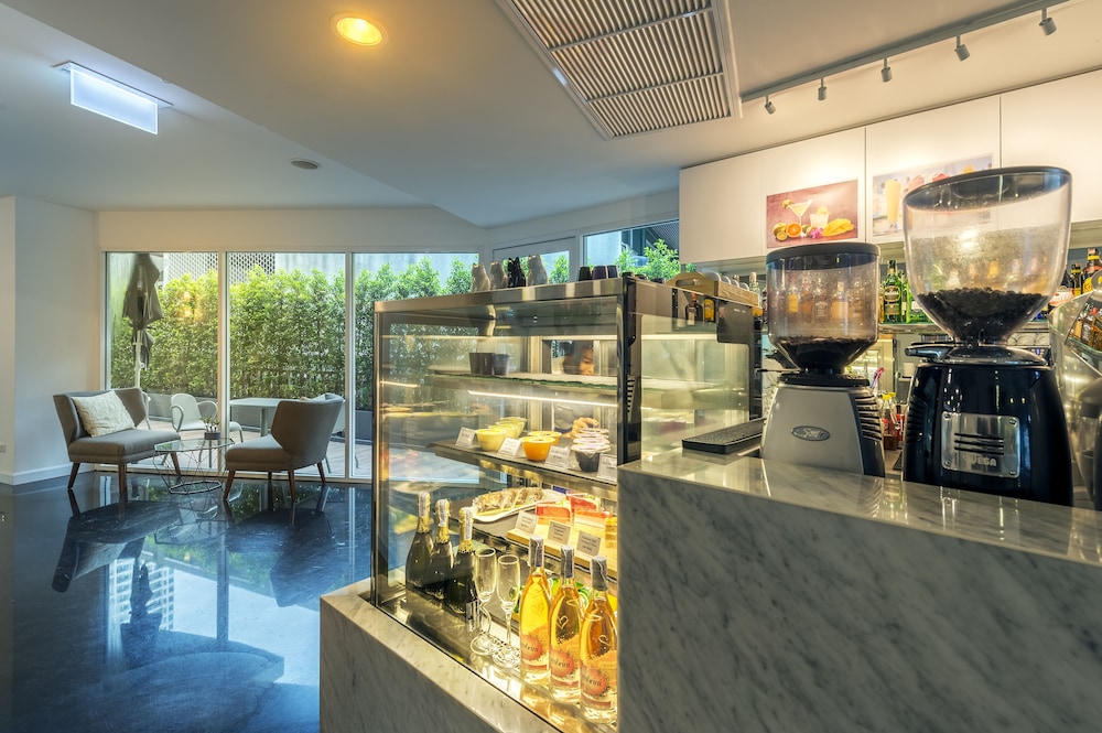 Anajak Bangkok Hotel 48/70