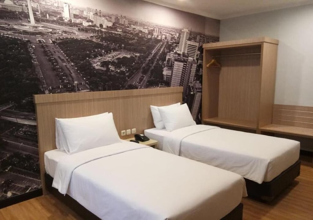 GiiA Sanno Pluit Jakarta 9/22