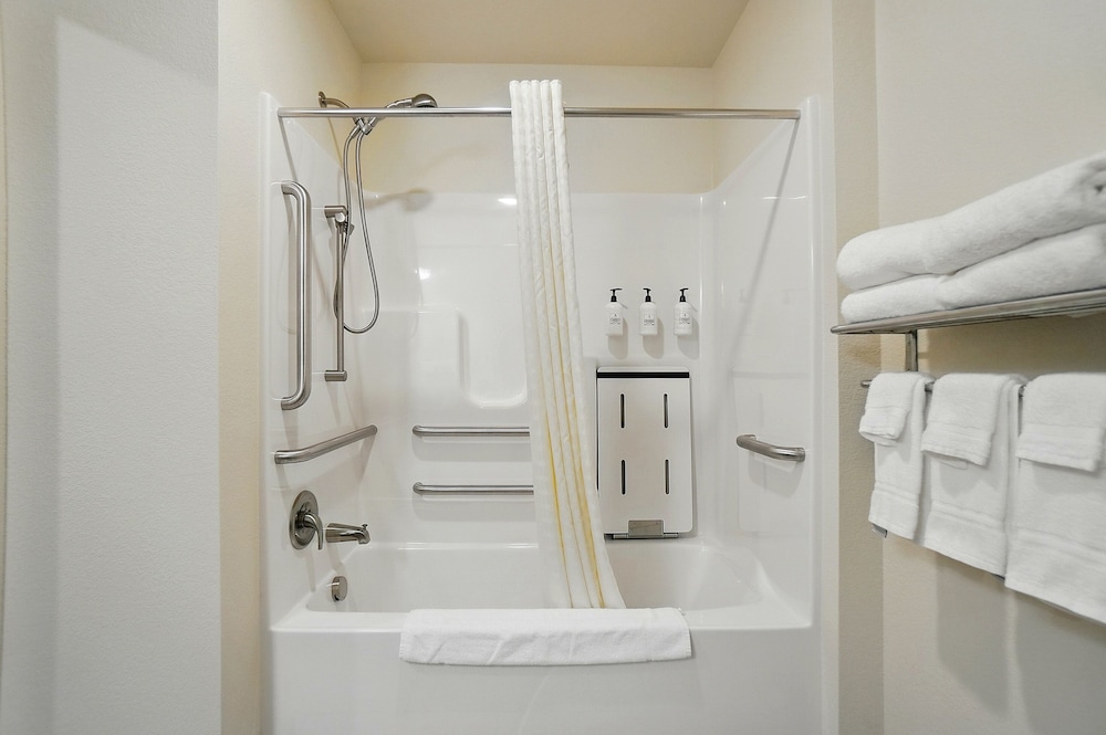 Cobblestone Hotel & Suites - Russells Point at Indian Lake 49/50