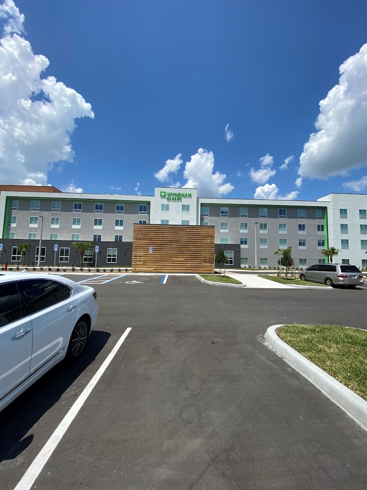 Wyndham Garden Orlando Airport 48/52
