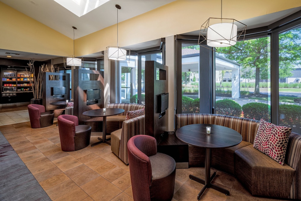Courtyard Cincinnati Blue Ash 33/46