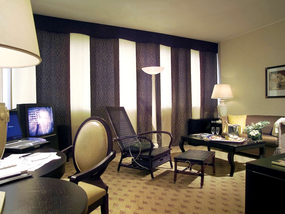 Mercure Roma West 46/73