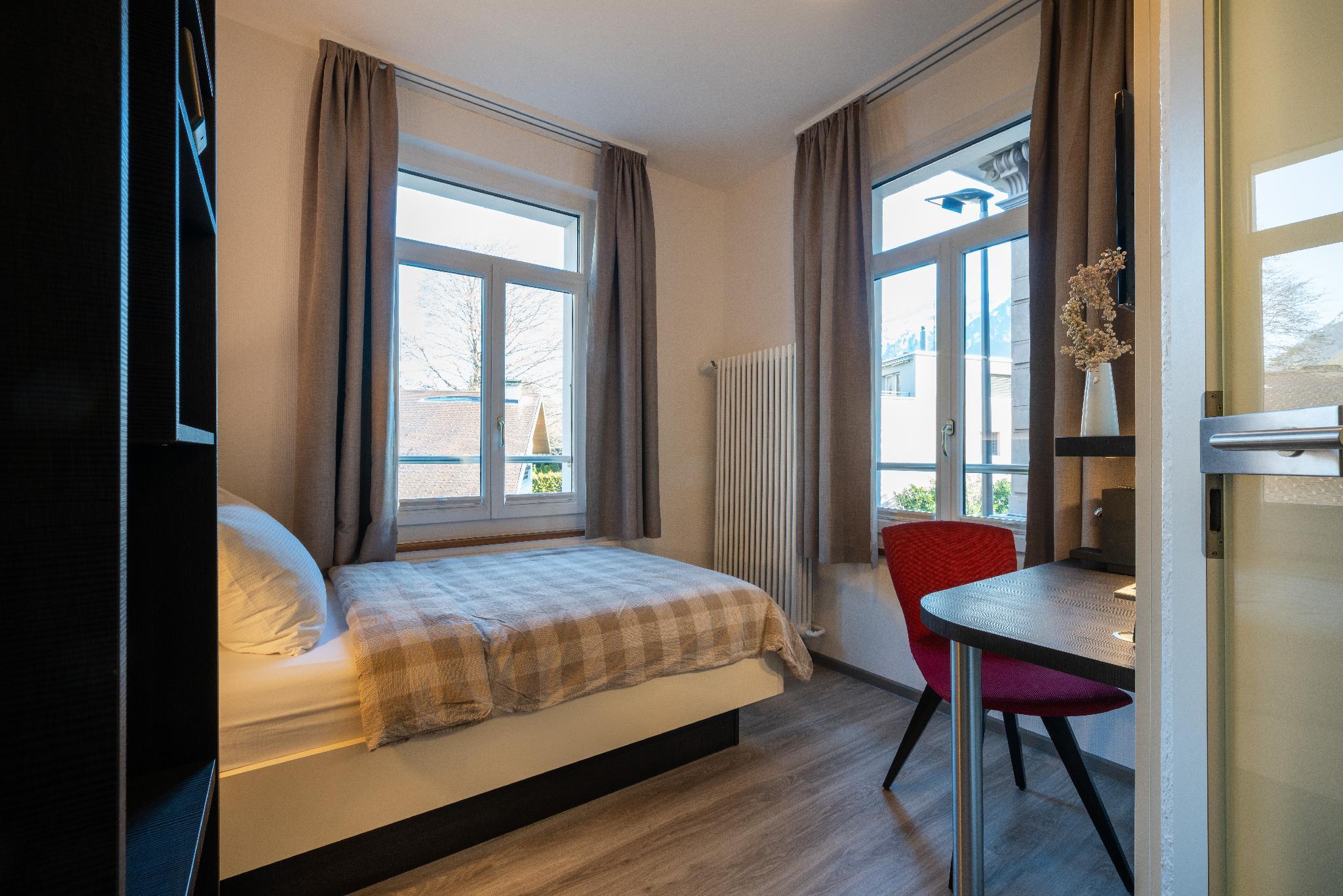 Semi Room, Single, Semi Double Bed