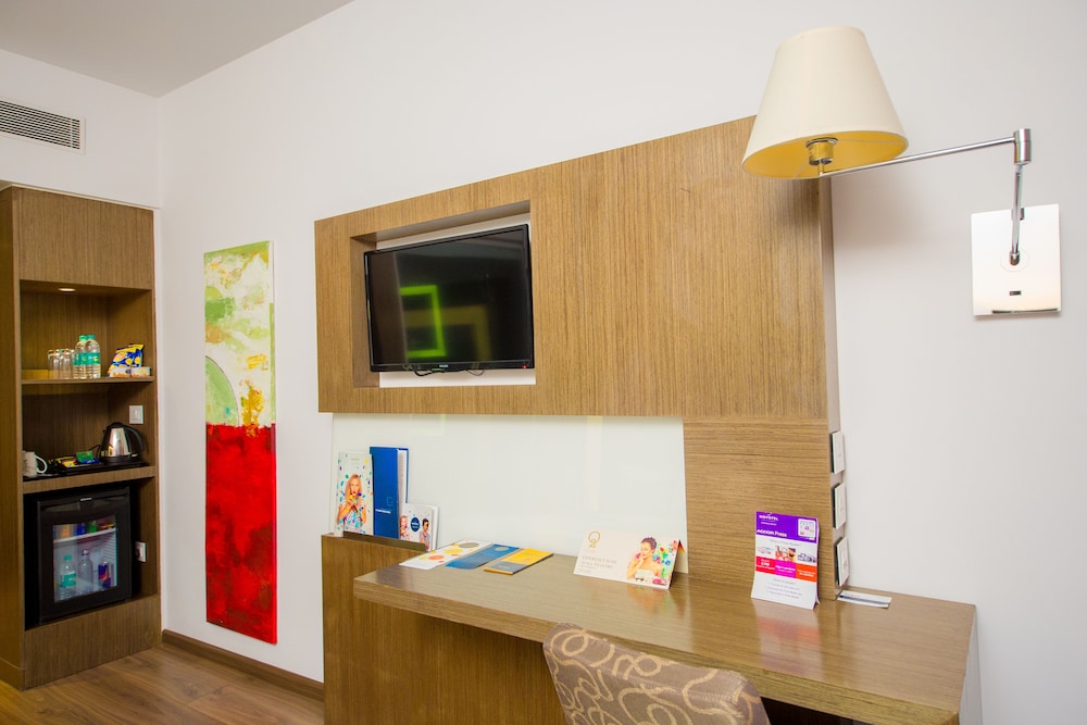 Novotel Chennai Sipcot 64/75