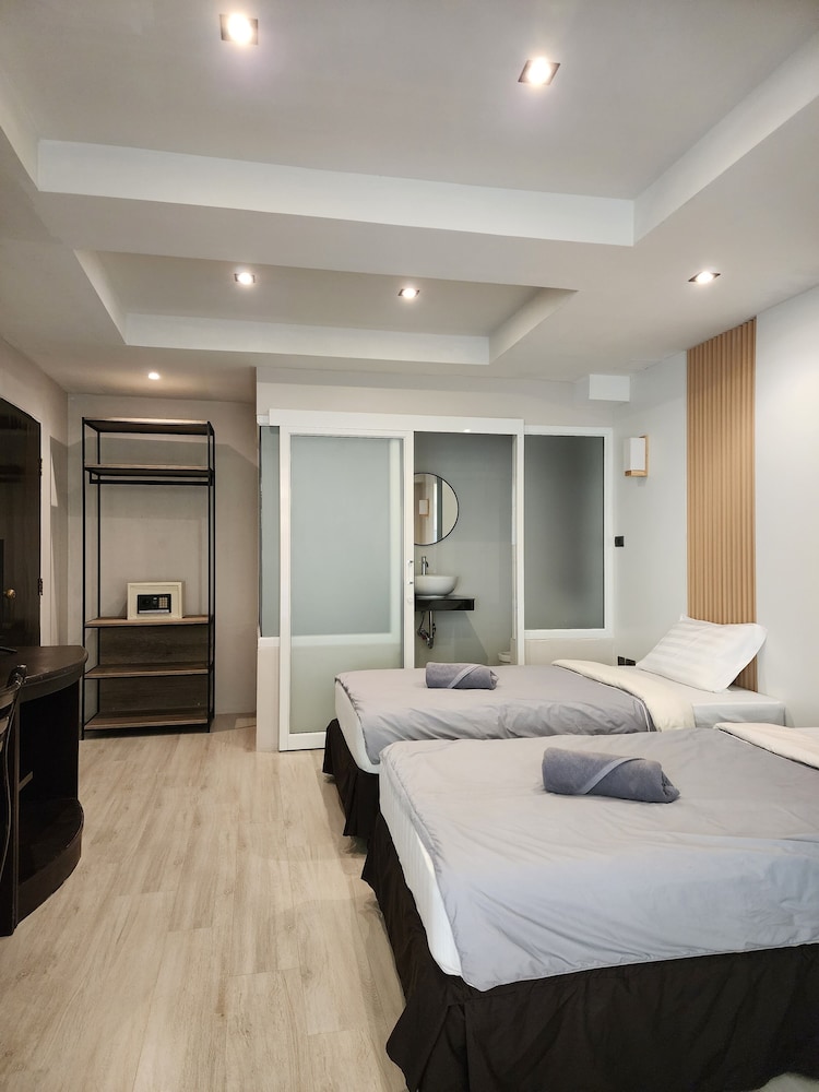 B & B Patong Beach House 27/34
