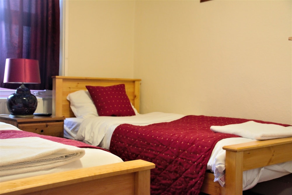 Bow Guest House 30/51