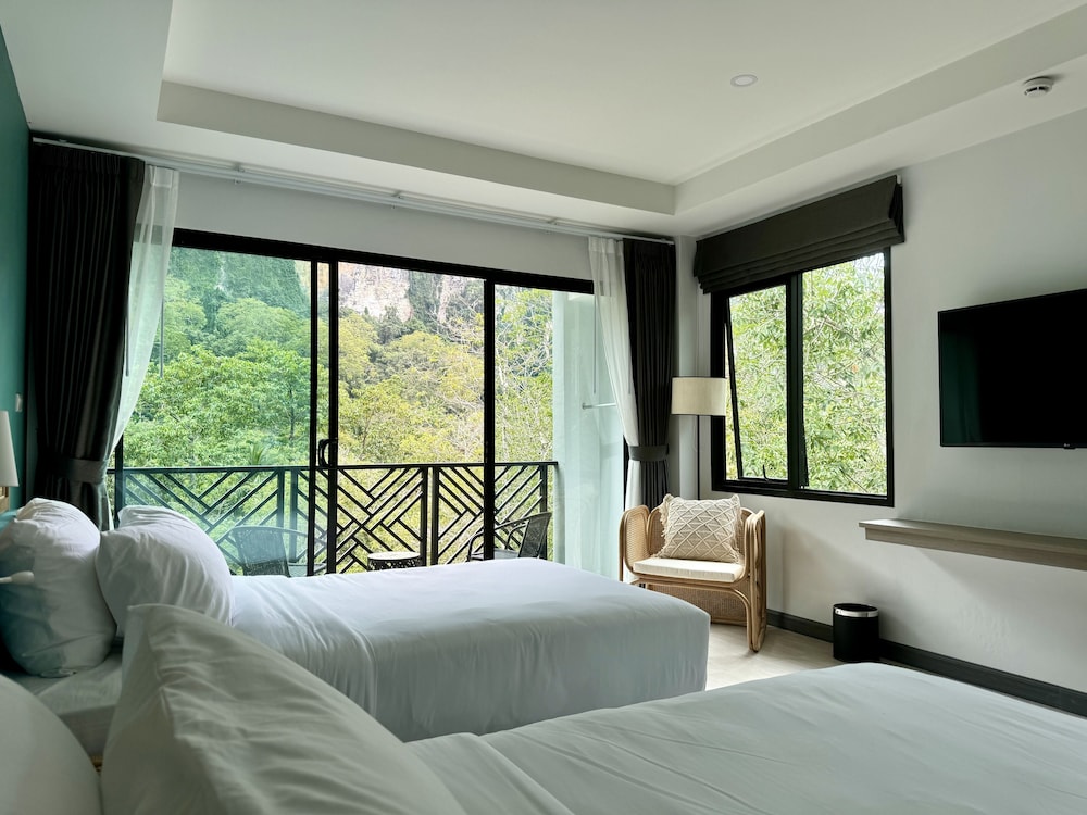 PREMIUM, STUDIO, SUITE, TWIN BEDS, MOUNTAIN VIEW
