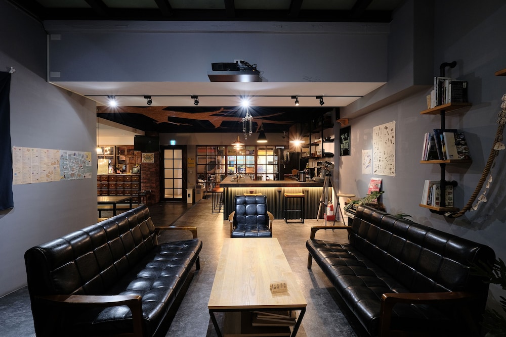 JOURNEY HOSTEL 52/68