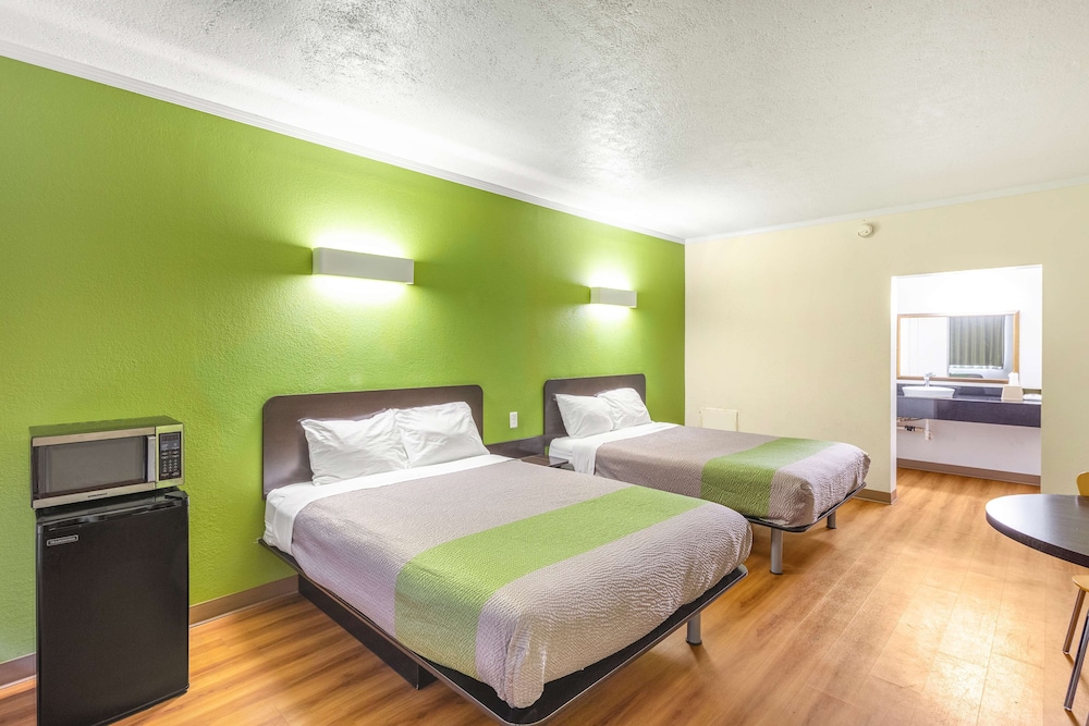 Motel6 Huntington, WV 33/51