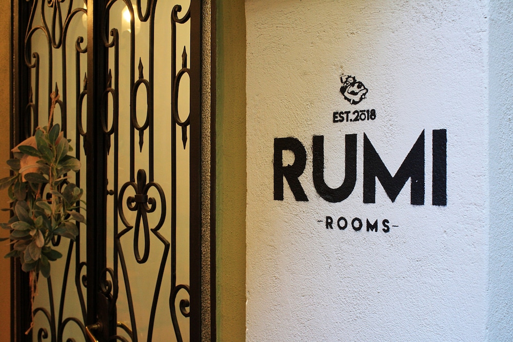 Rumi Rooms 18/34