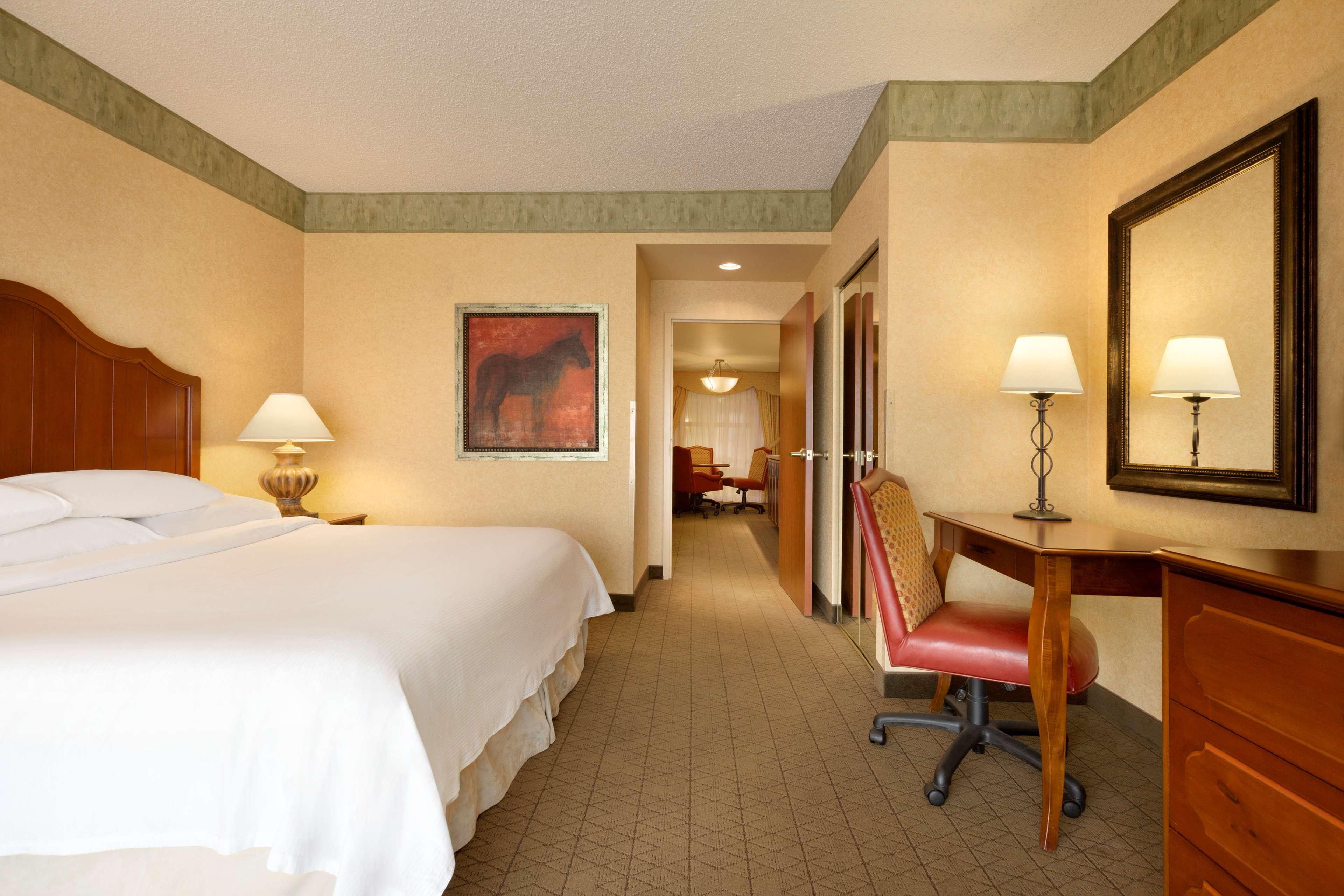 2 ROOMS, HOSPITALITY, SUITE, KING BED
