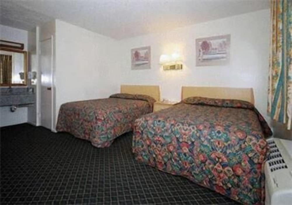 Riverside Inn & Suites 39/56