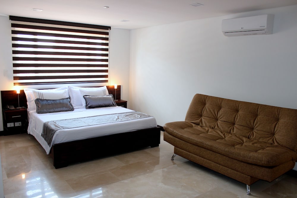HOTEL LLERAS 10 22/63