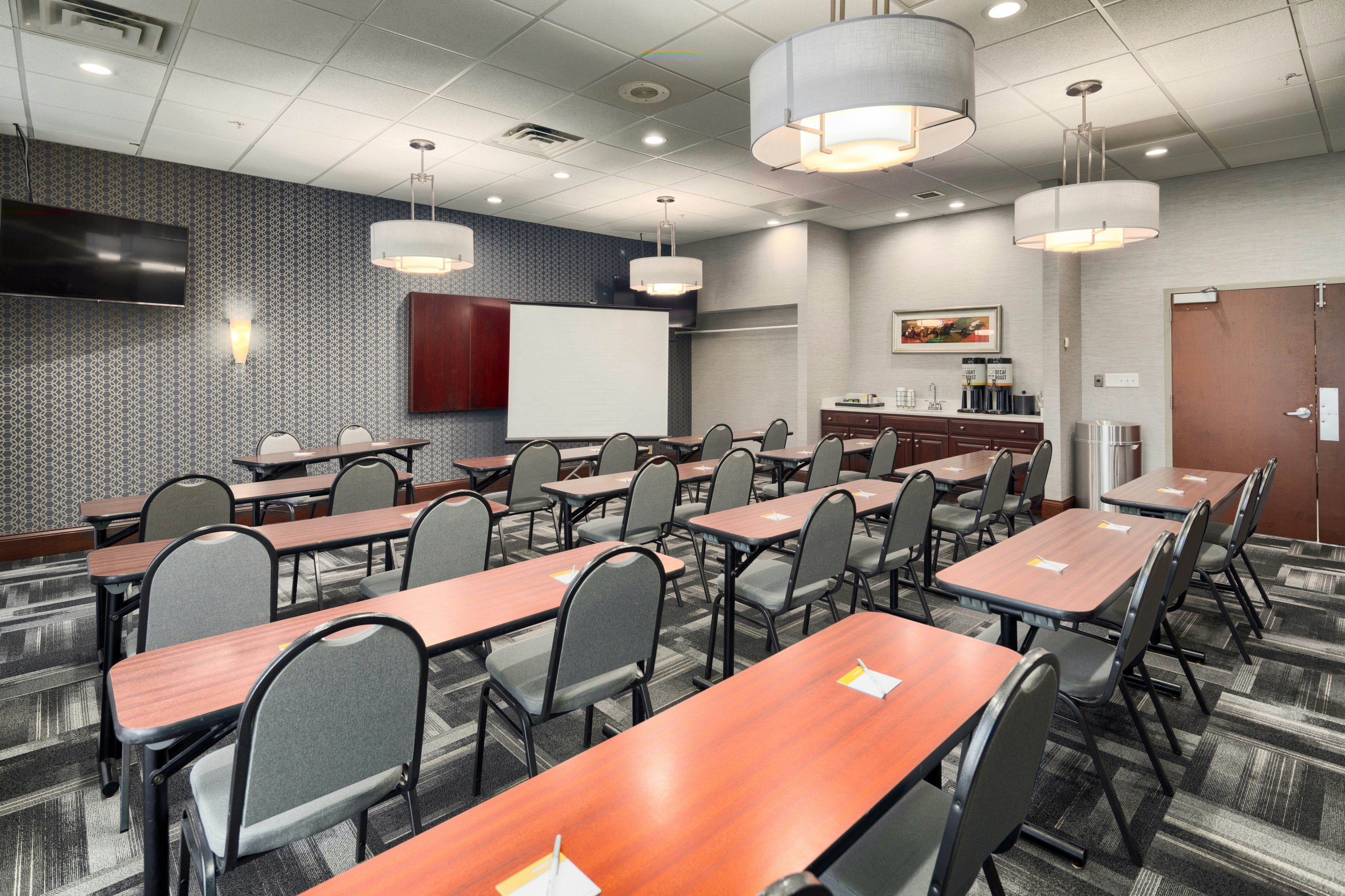 Hampton Inn Louisville-Northeast 14/22