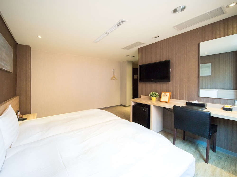 Unique Hotel Smile 73 Hotel 36/73