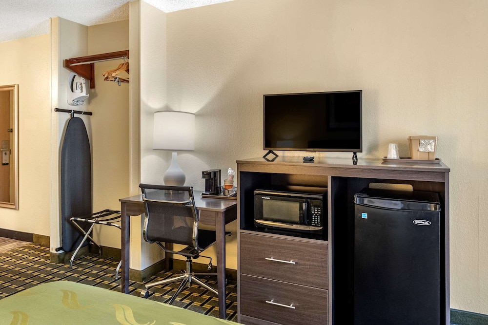 Quality Inn Duluth 33/37