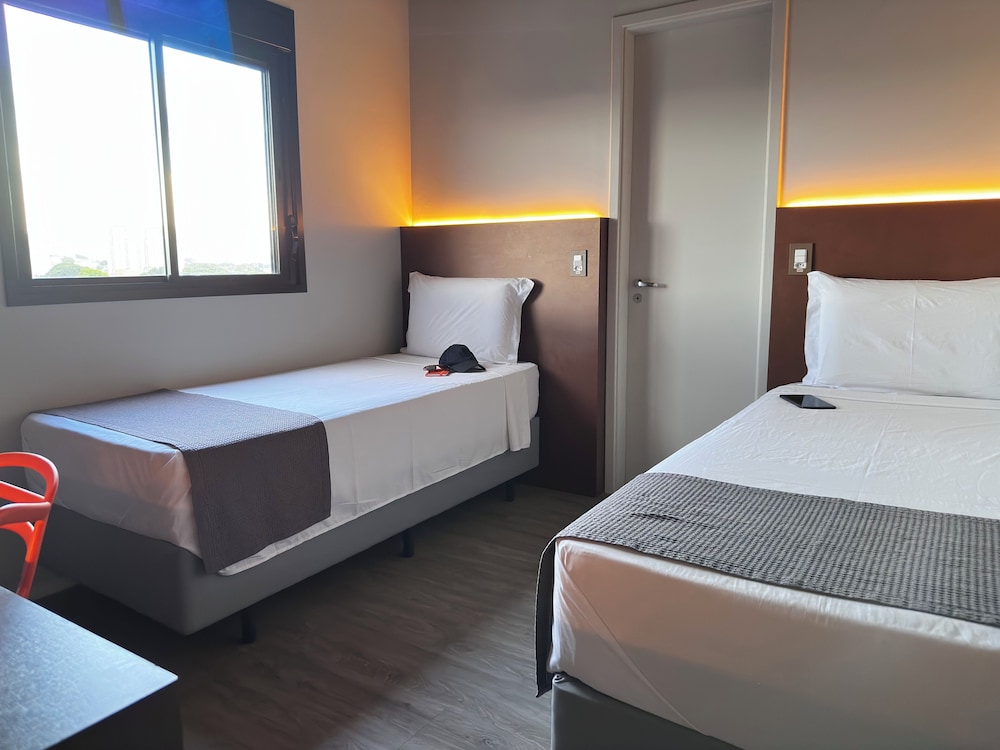 ROOM, DOUBLE BED