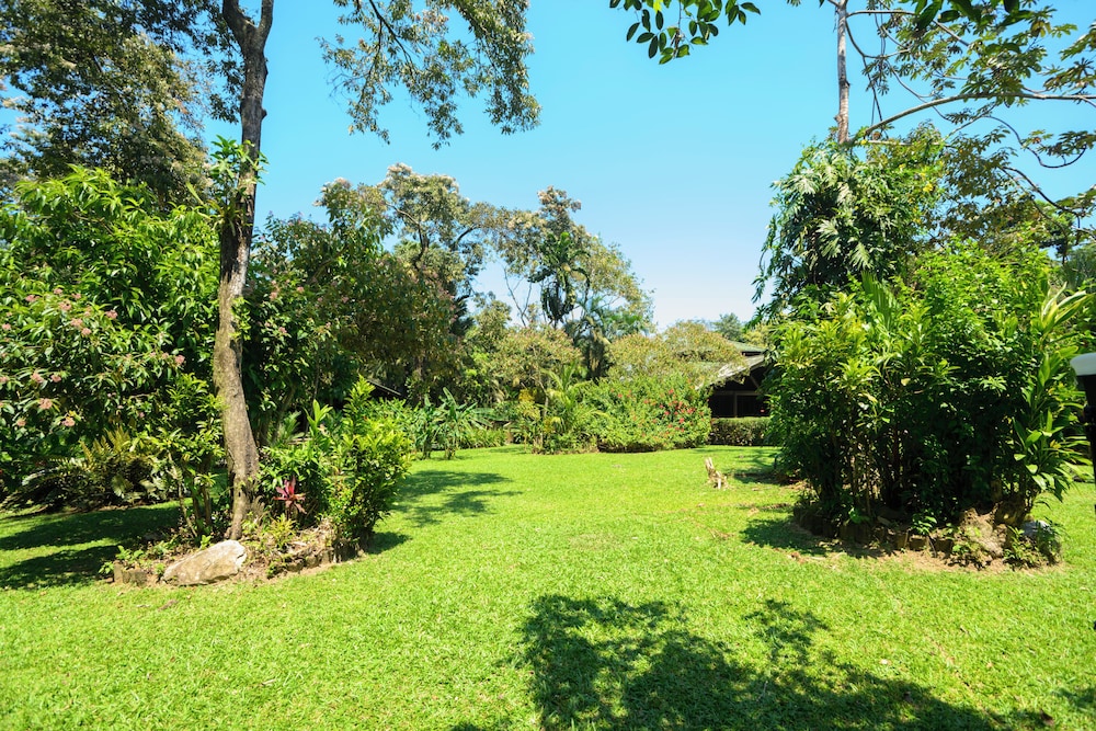THE LODGE AT PICO BONITO 74/76