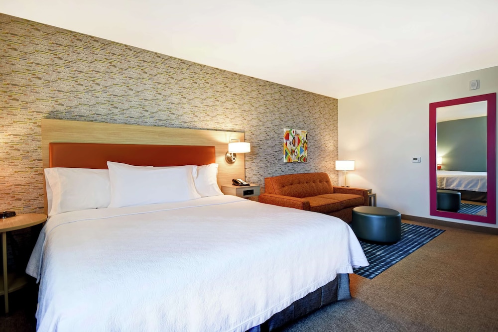Home2 Suites by Hilton Victorville, CA 12/44