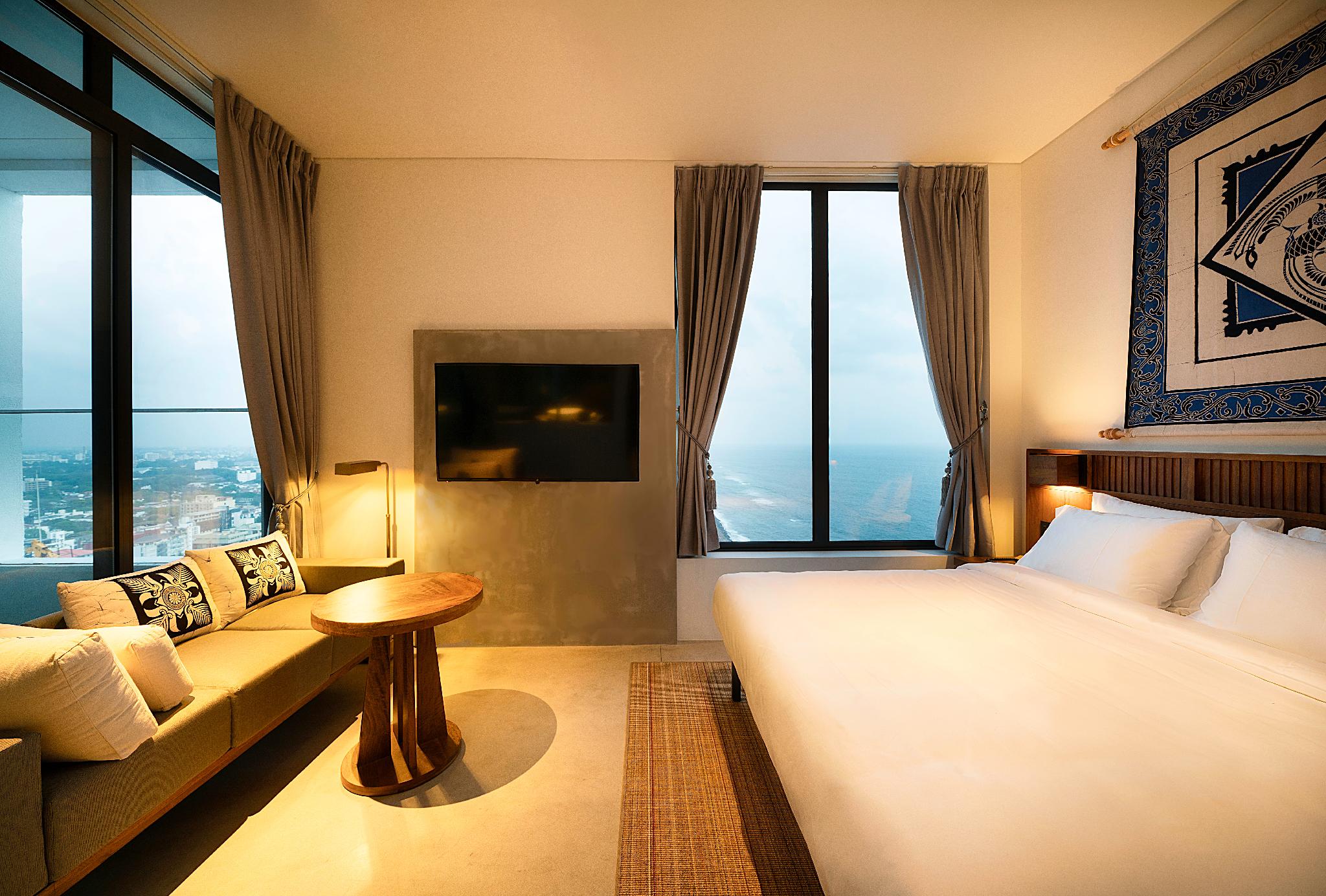 Deluxe, Partial City and Sea View, Terrace, Accessible