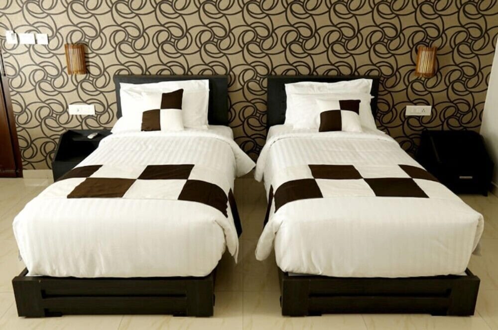 RYDGES INN KOTTAKAL 6/28