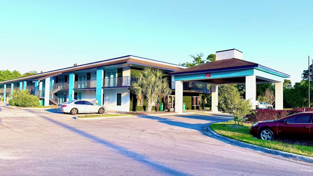 Eglin Extended Stay Hotel, a Howard Johnson by Wyndham image