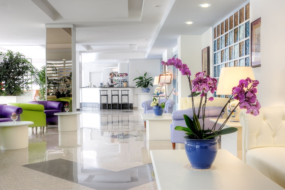 Caravel Hotel 43/62