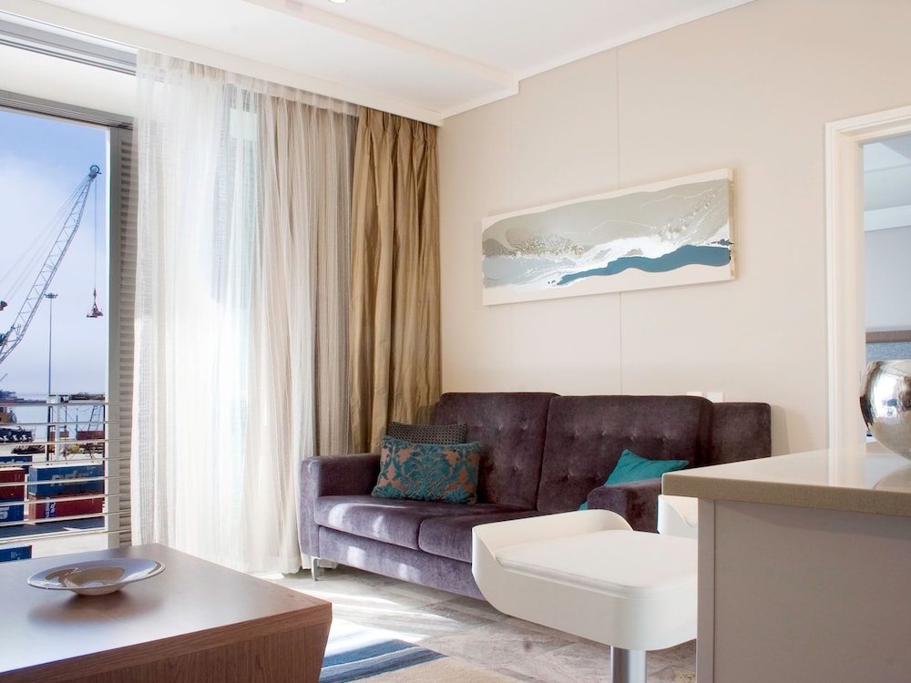 aha Harbour Bridge Hotel & Suites 35/65