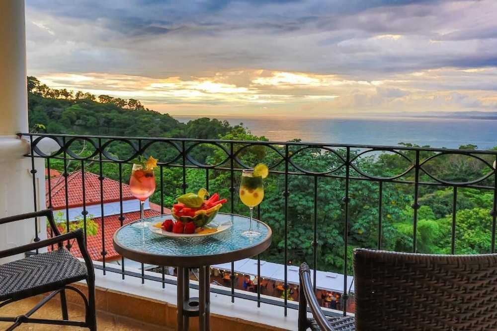 Shana By The Beach Manuel Antonio 64/74