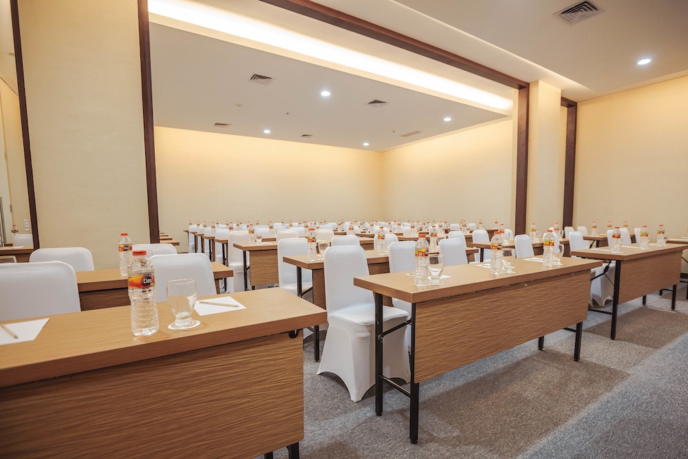 Whiz Prime Hotel Sudirman Makassar 20/35