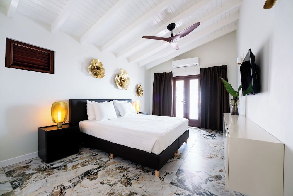 Papagayo Beach Resort 17/72