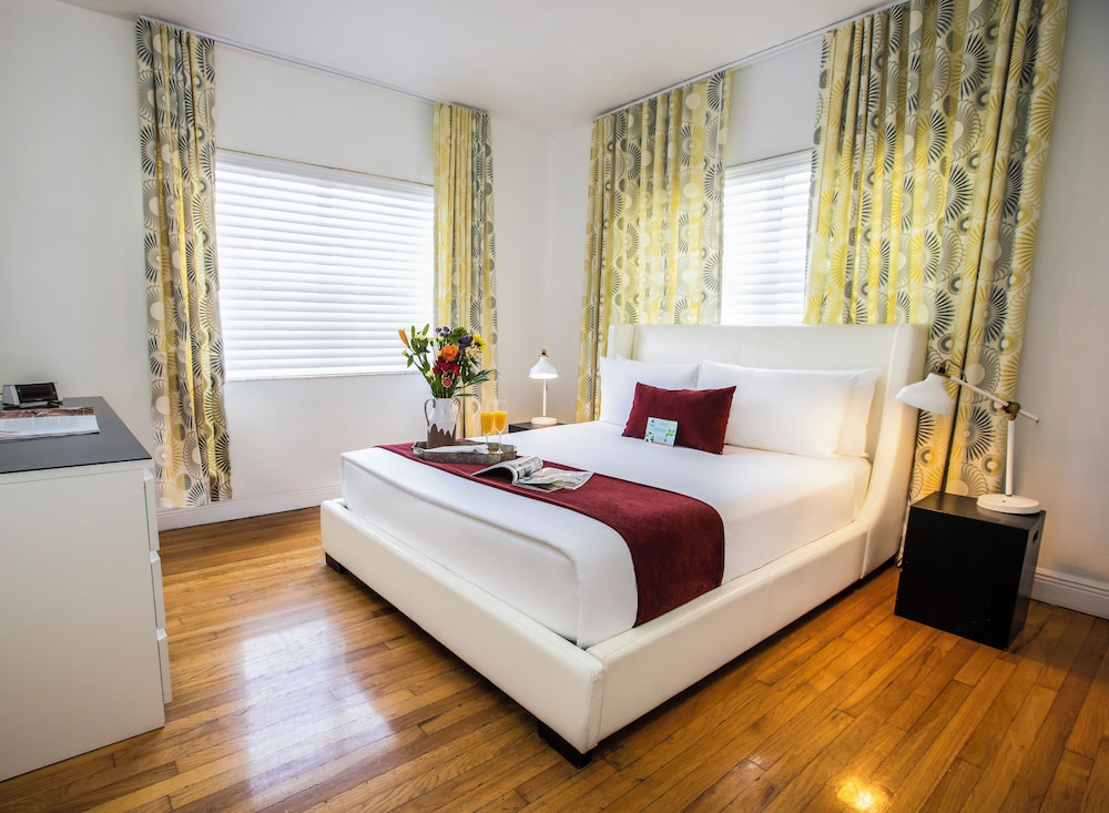 STUDIO, QUEEN BED
