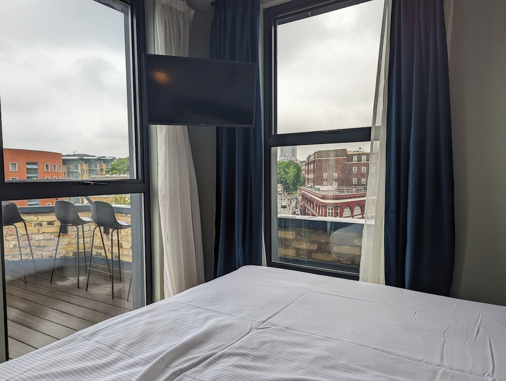 The Camden Town Hotel 5/46