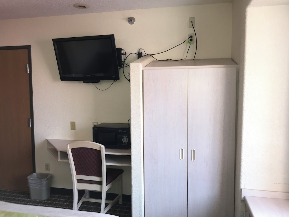 Travelodge by Wyndham Chadron 22/28