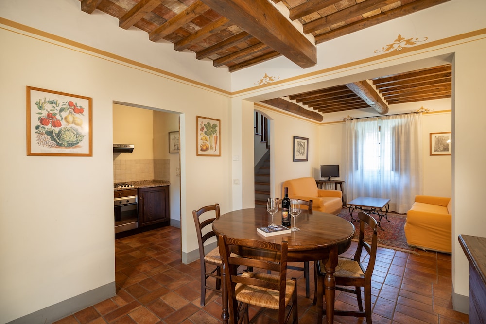 Borgo San Pietro 66/78