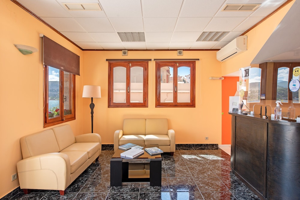 Aggelos Hotel 50/50