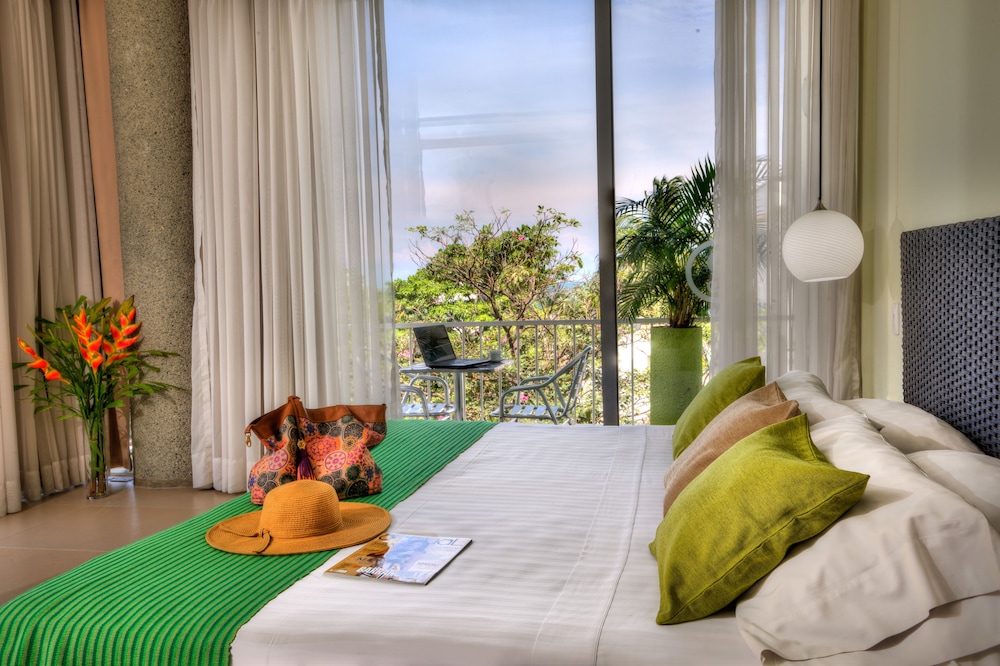 Santorini Hotel And Resort 53/87
