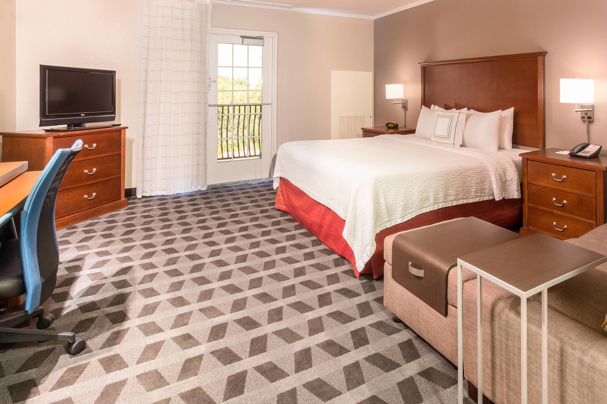 Studio, Suite, King Bed, Sofa, Balcony