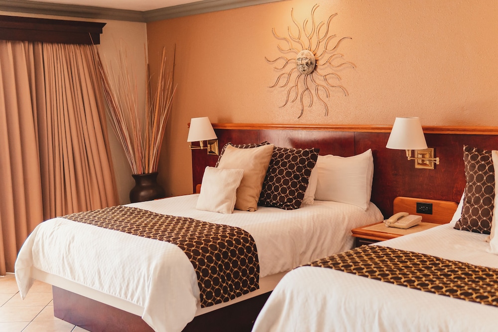 Estero Beach Hotel & Resort 18/70