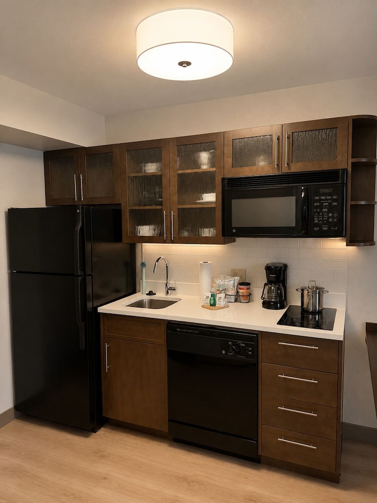 Candlewood Suites Windsor Locks Bradley Arpt 17/56