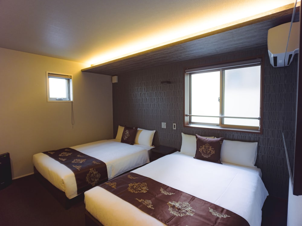 Grand Base Hakata Bay 13/50