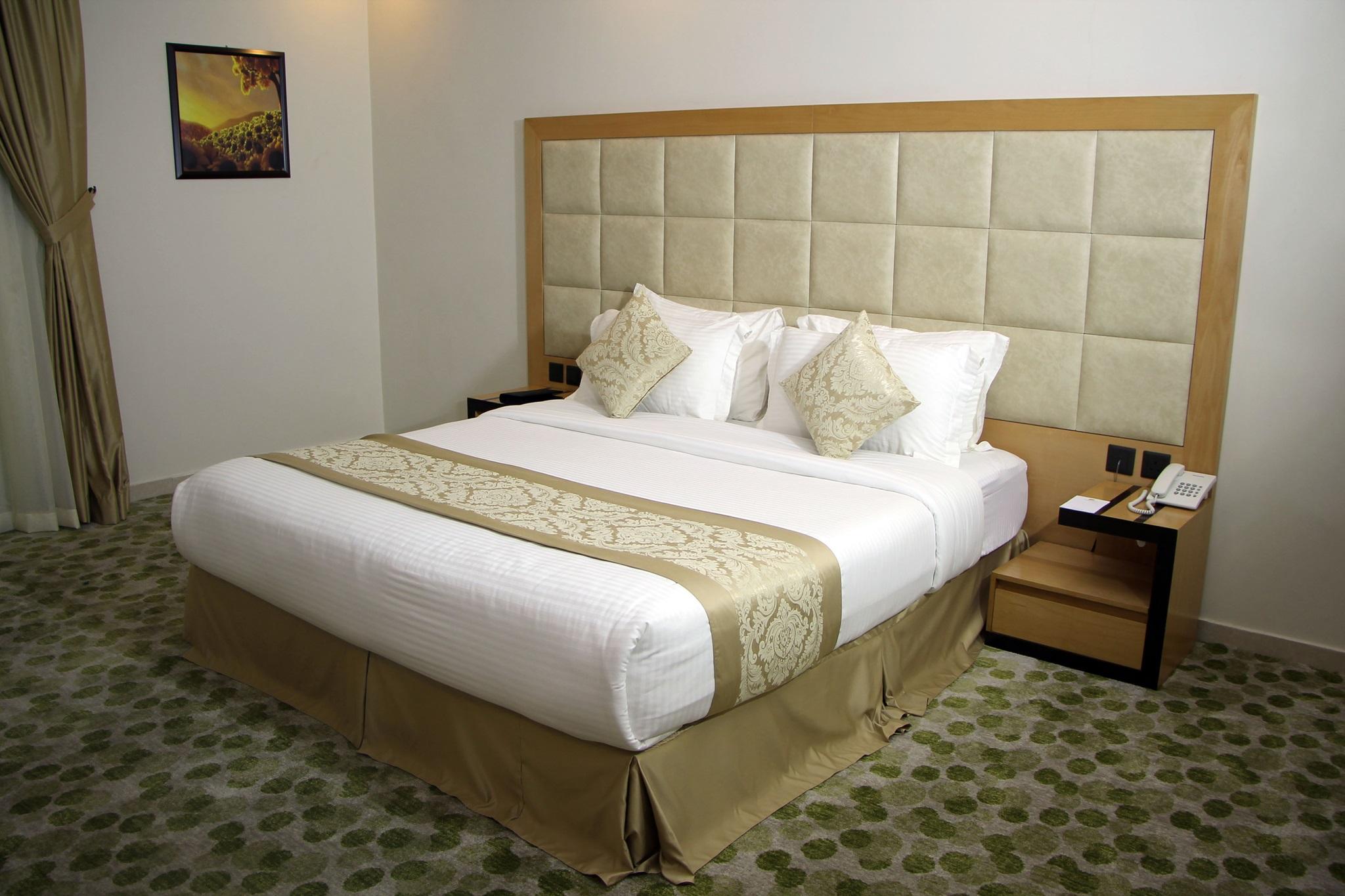 2 Bedrooms, Apartment