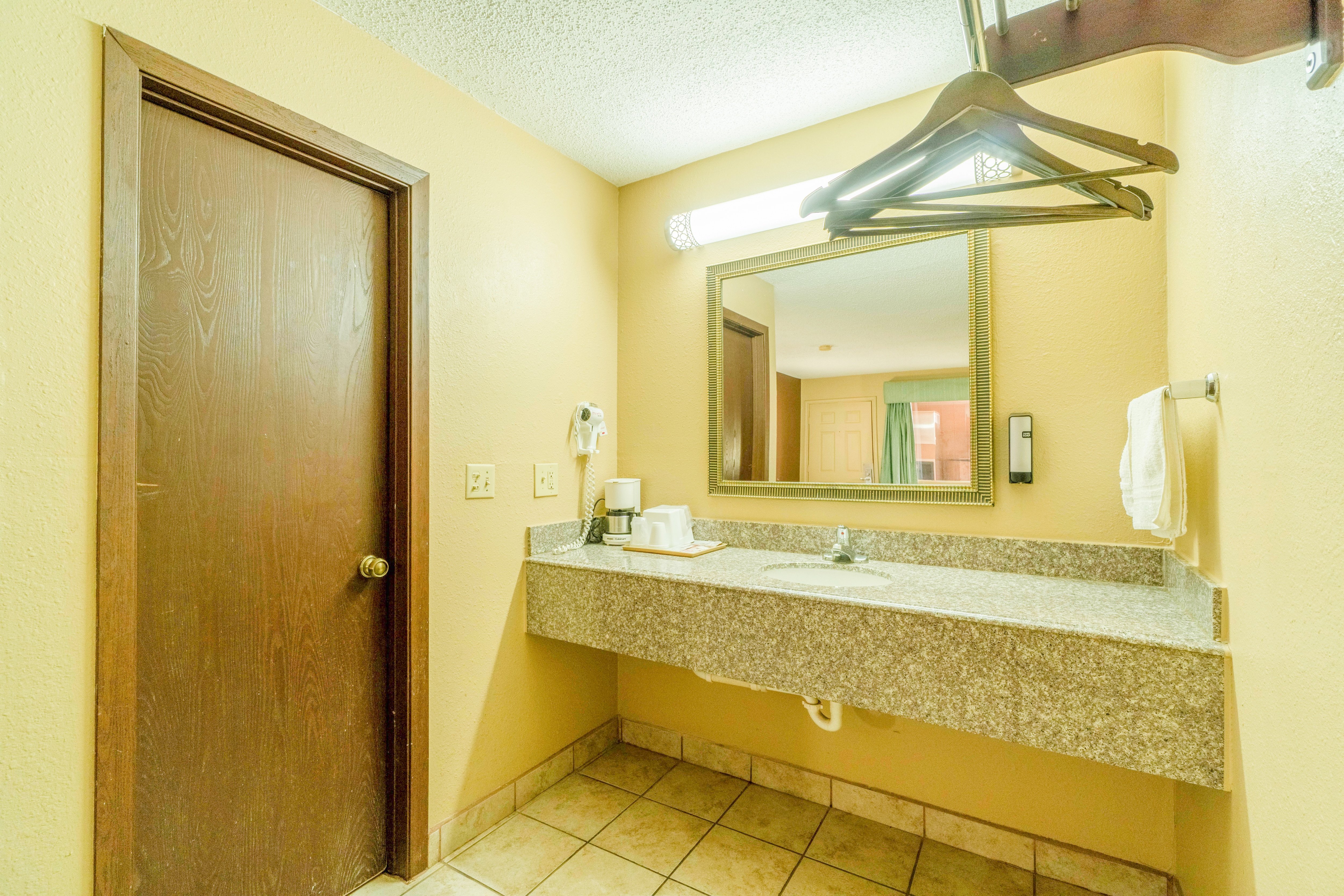 Crown Inn - Denver, Tx 36/42