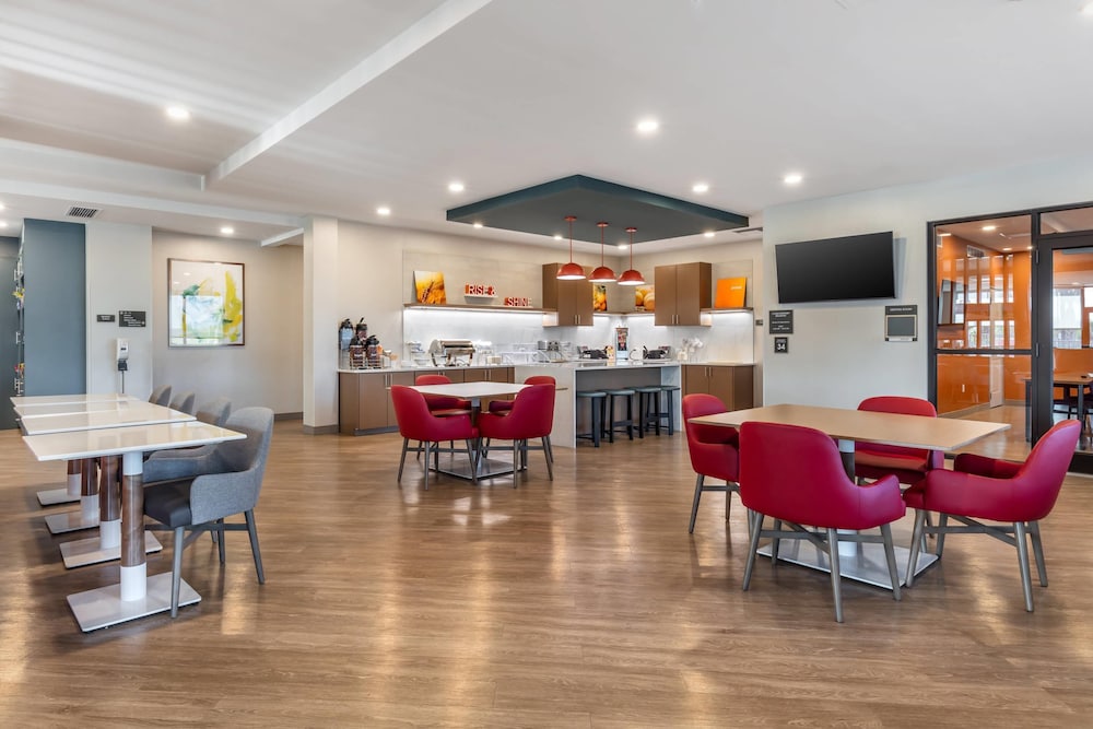 MainStay Suites Fort Myers East I-75 38/52