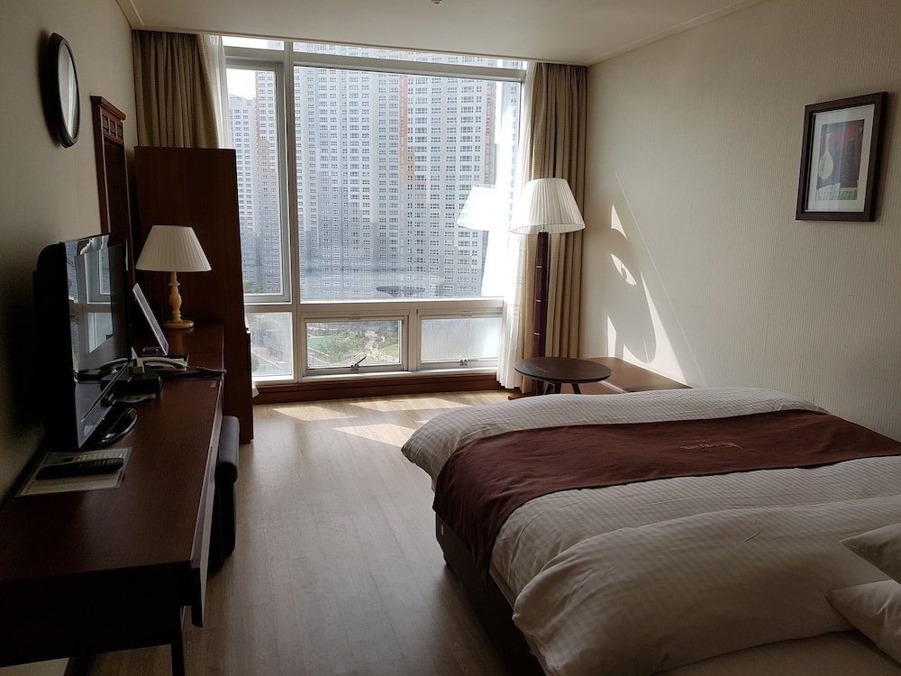 BUSINESS, CITY, DOUBLE BED